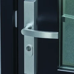 AXA veiligheidsbeslag Edge achterdeur aluminium smal schild met SKG 3-sterren 55 mm