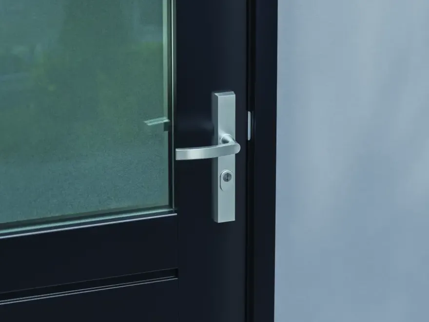 AXA veiligheidsbeslag Edge achterdeur aluminium smal schild met SKG 3-sterren 55 mm
