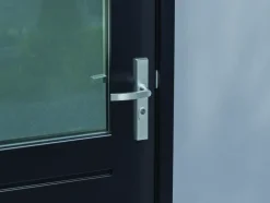AXA veiligheidsbeslag Edge achterdeur aluminium smal schild met SKG 3-sterren 72 mm