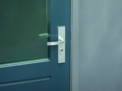 AXA veiligheidsbeslag Edge achterdeur aluminium langschild met SKG 3-sterren 72 mm