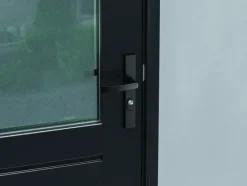 AXA veiligheidsbeslag Edge achterdeur zwart smal schild met SKG 3-sterren 72 mm