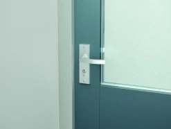 AXA veiligheidsbeslag Edge achterdeur aluminium kortschild met SKG 3-sterren 72 mm