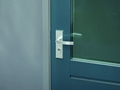 AXA veiligheidsbeslag Edge achterdeur aluminium kortschild met SKG 3-sterren 52 mm