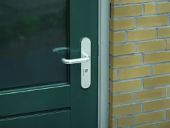 AXA veiligheidsbeslag Oval achterdeur aluminium langschild met SKG 3-sterren 92 mm
