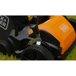 Black+Decker verticuteermachine 32cm BEOEP320-QS