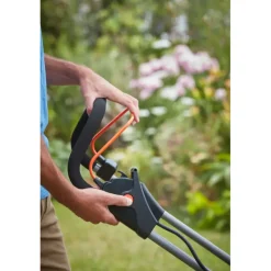 BLACK+DECKER 2x18V grasmaaier BCMW33184L2-QW 33 cm incl. twee 4,0 Ah accu's