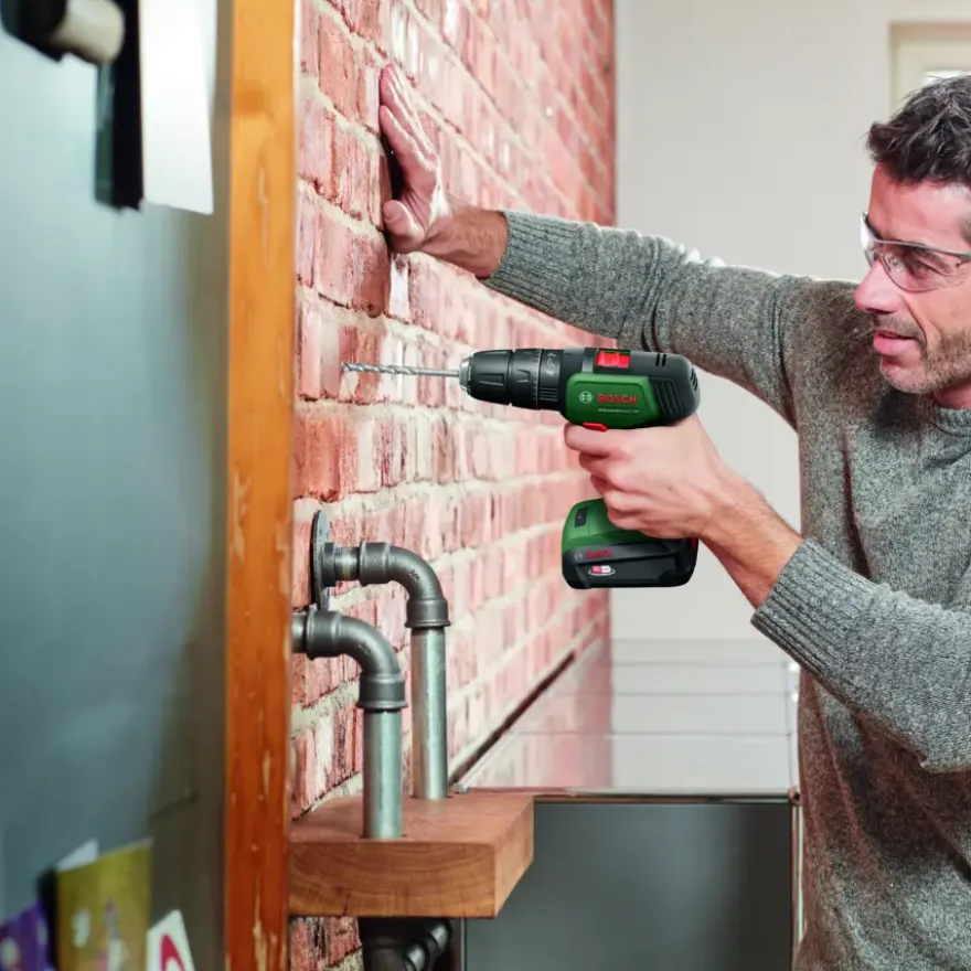 Bosch 18V klopboormachine UniversalImpact (Incl. 2 accu's 1.5Ah + lader)