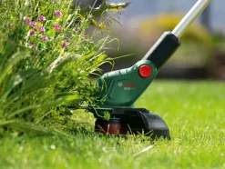 Bosch 18V trimmer Universal (Incl. 2Ah accu + oplader)
