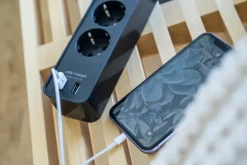 Brennenstuhl stekkerdoos 4-voudig met 2 USB-aansluitingen en schakelaar zwart 1,5 meter
