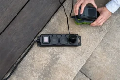 Brennenstuhl Stekkerdoos 3-voudig met schakelaar IP44 2 meter