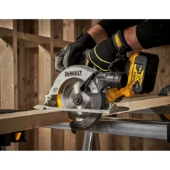 DeWalt 18V XR cirkelzaag brushless DCS565N-XJ (zonder accu)