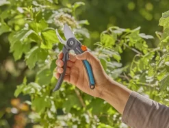 Gardena snoeischaar PremiumCut voor vers hout met bypass-snede - 22 mm snoeidiameter