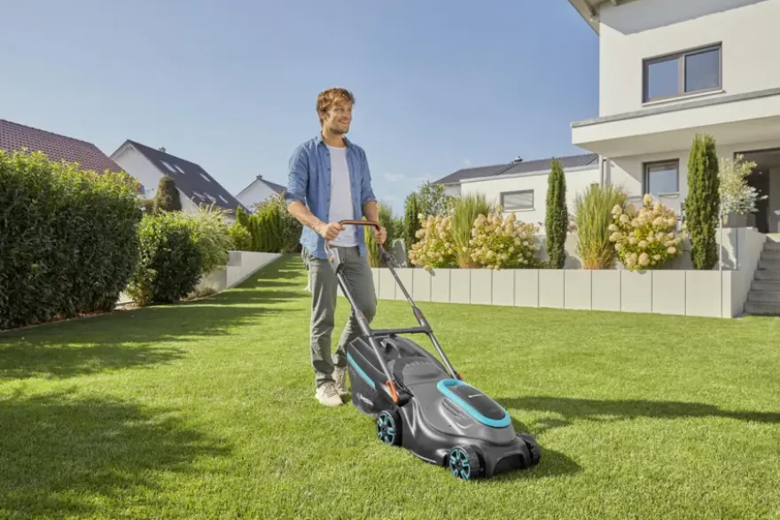 Gardena 2x18V grasmaaier Powermax P4A 37cm incl. twee 4.0Ah accu's + lader