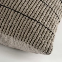 Kussen geribbeld taupe 55 x 35 cm