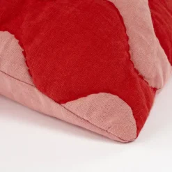 Kussen rood scallopes - l55xb35xh10cm