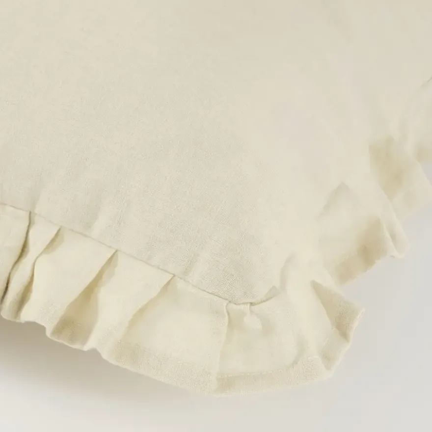 Kussen ruffled beige - l55xb35xh10cm