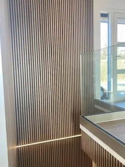Lattenwand licht eiken 260 x 52,6 cm dikte 22 mm