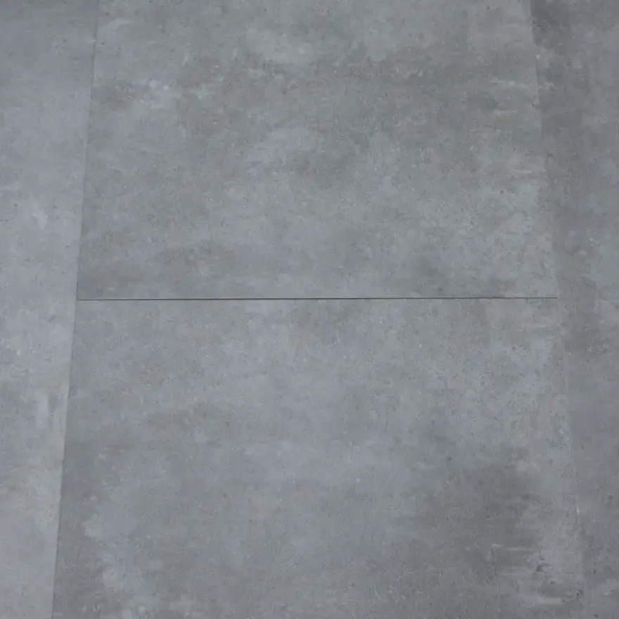 Le Noir & Blanc click PVC Piastro tegel donkergrijs betonlook incl. geïntegreerde ondervloer