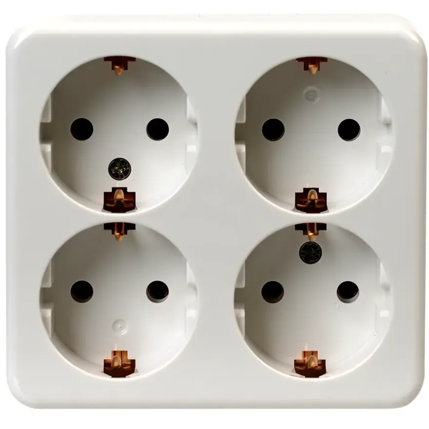 OK 4-voudig geaard stopcontact opbouw wit