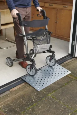 Secucare drempelhulp plus model 2 B=78 cm H 3-7 cm staal verzinkt