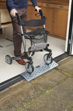 Secucare drempelhulp plus model 1 B=78 cm H 0-3 cm staal verzinkt