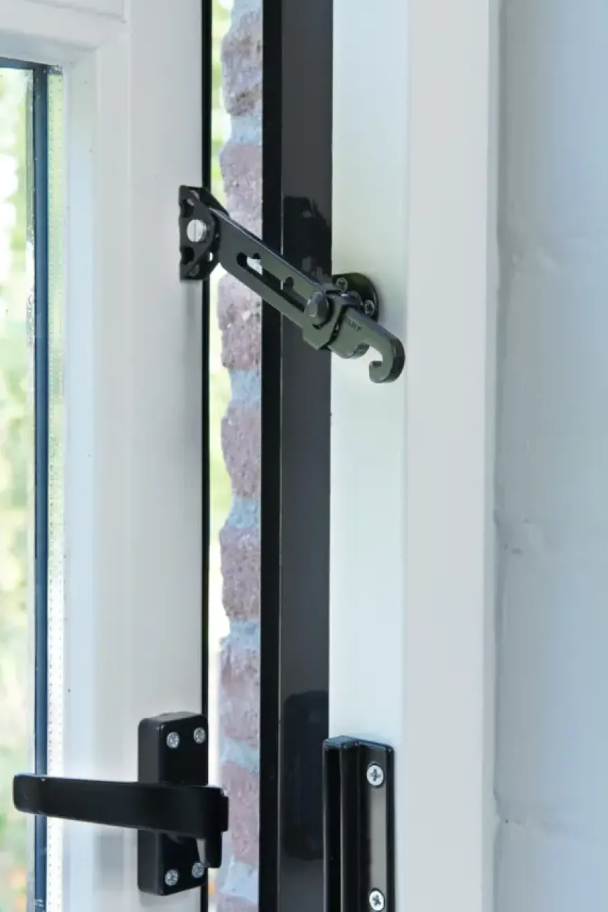 SecuMax raamuitzetter 720 zwart