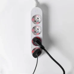 Shelly Power Strip 4 Gen4 slimme stekkerdoos & energiemeter WiFi Zigbee Matter wit (4-kanalen)