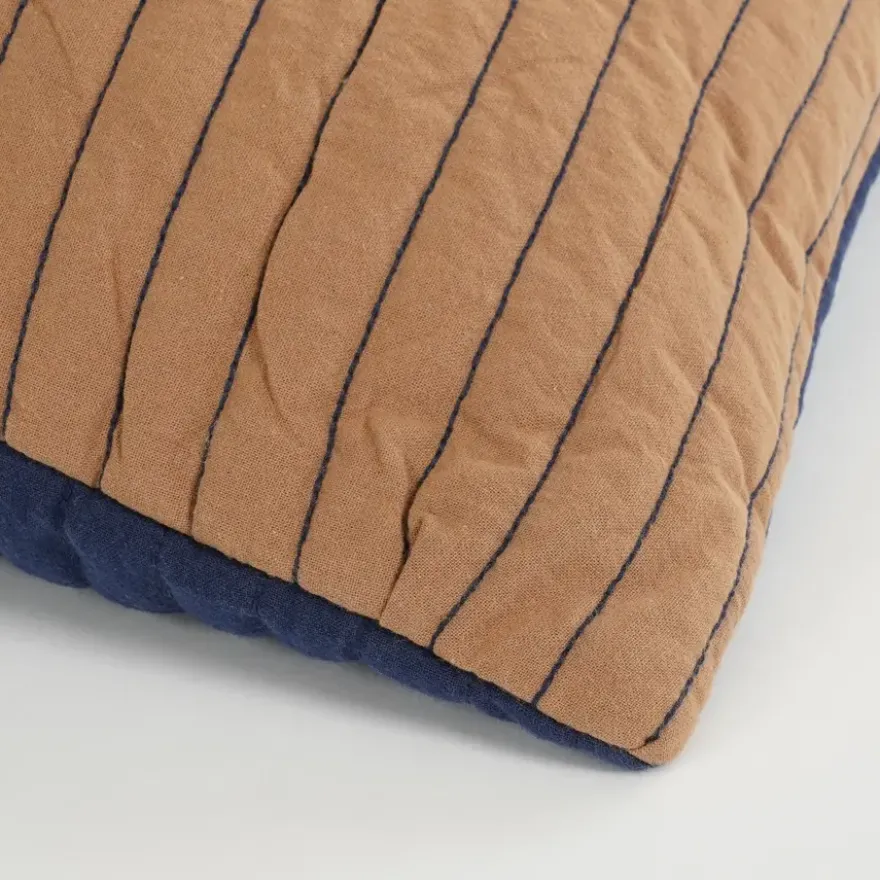 Sierkussen donker bruin patchwork - l55xb35xh10cm
