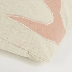 Sierkussen vogel licht roze - l55xb35xh10cm