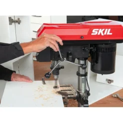 SKIL kolomboormachine / tafelboormachine 1360AA inclusief bankschroef