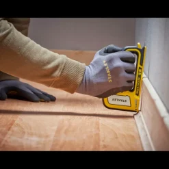 Stanley handtacker voor nieten type A en nagels type J