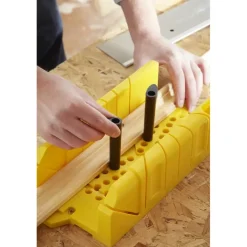 Stanley verstekbakset kunststof met kapzaag