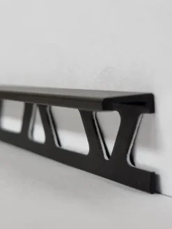 Tegelprofiel recht mat zwart metaal 8 mm 270 cm