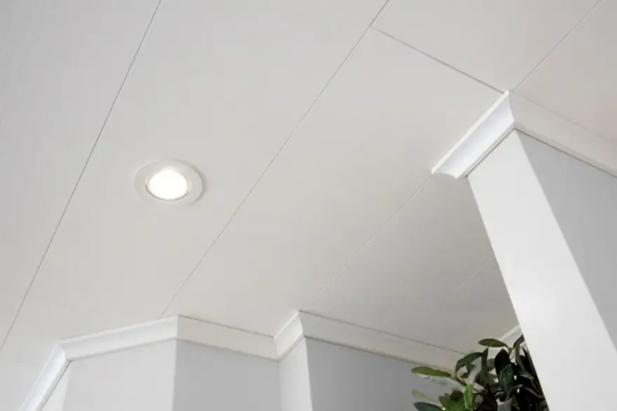 Wand-en plafondpaneel MDF Ecoline wit 130x20 cm, dikte 7 mm 3,64 m²